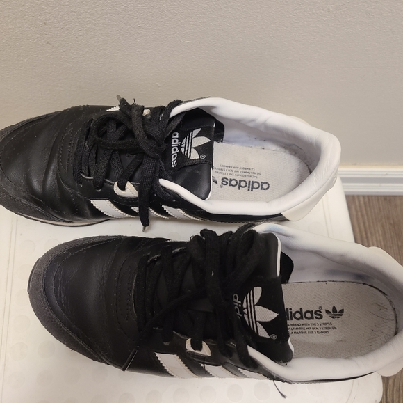 Adidas shoes - Picture 2 of 6